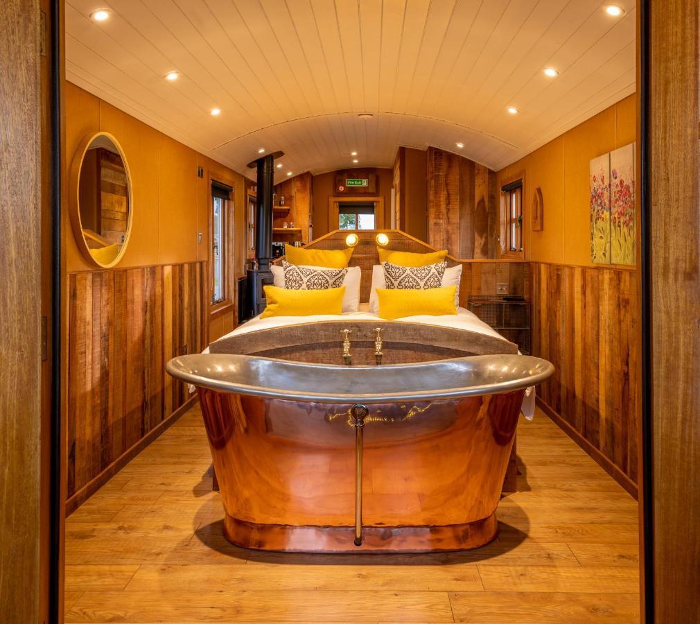 شقة Ashwood Shepherd Hut -Ockeridge Rural Retreats وورسيستير المظهر الخارجي الصورة