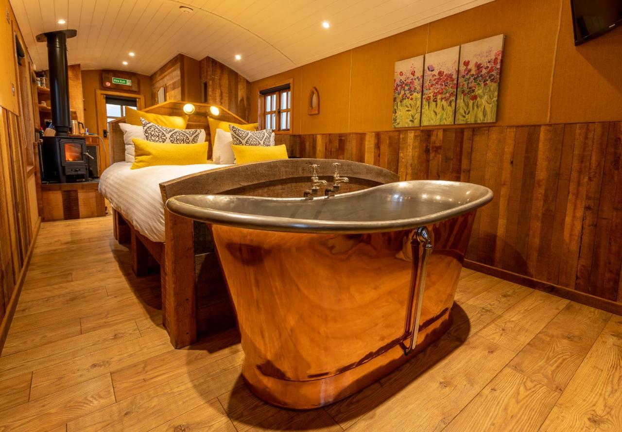 شقة Ashwood Shepherd Hut -Ockeridge Rural Retreats وورسيستير المظهر الخارجي الصورة