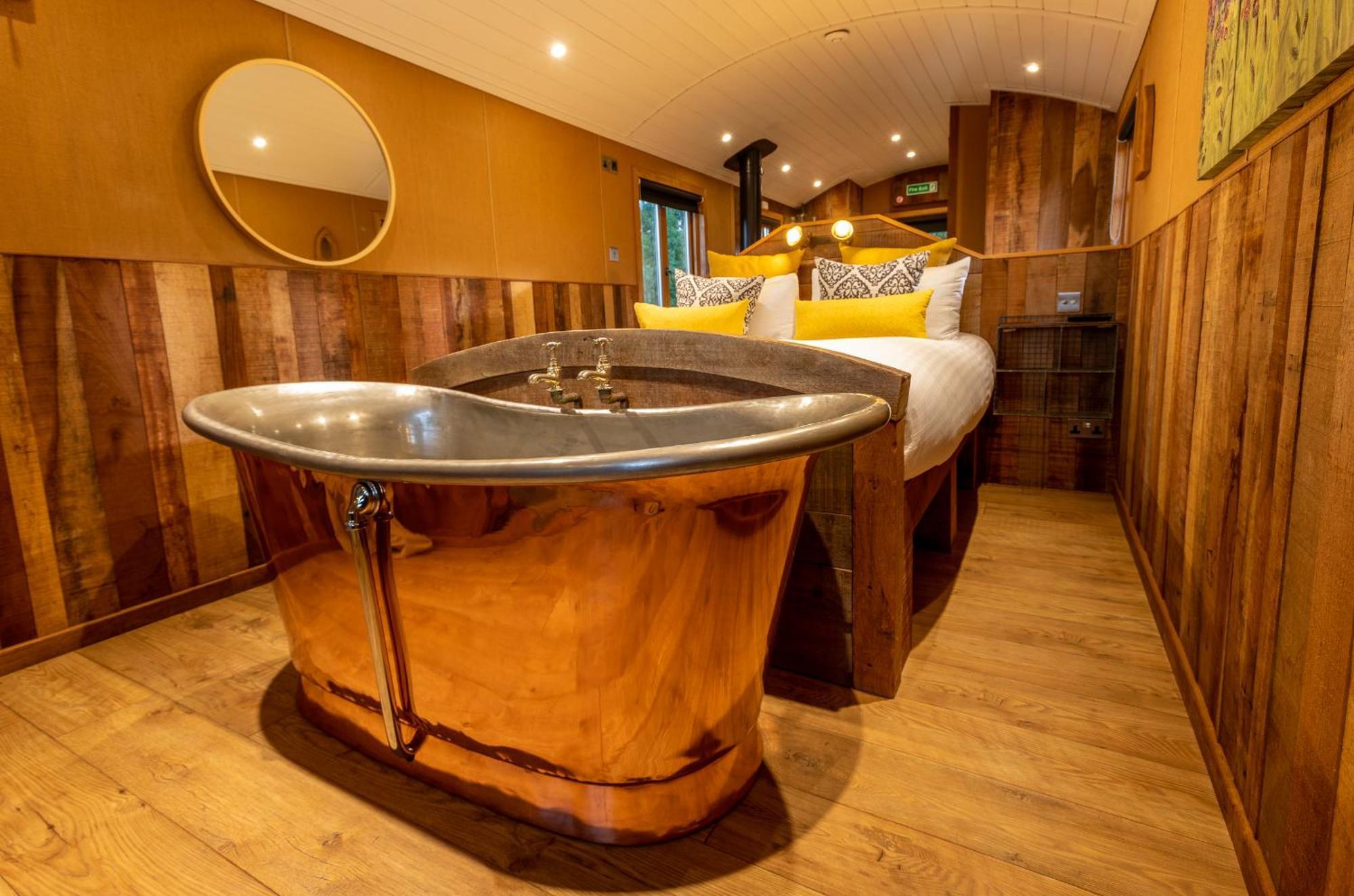 شقة Ashwood Shepherd Hut -Ockeridge Rural Retreats وورسيستير المظهر الخارجي الصورة