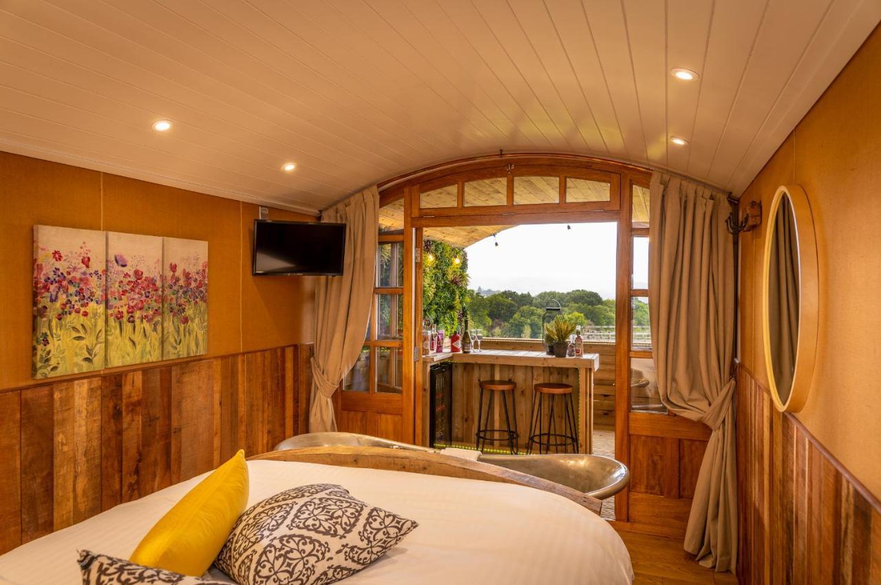 شقة Ashwood Shepherd Hut -Ockeridge Rural Retreats وورسيستير المظهر الخارجي الصورة