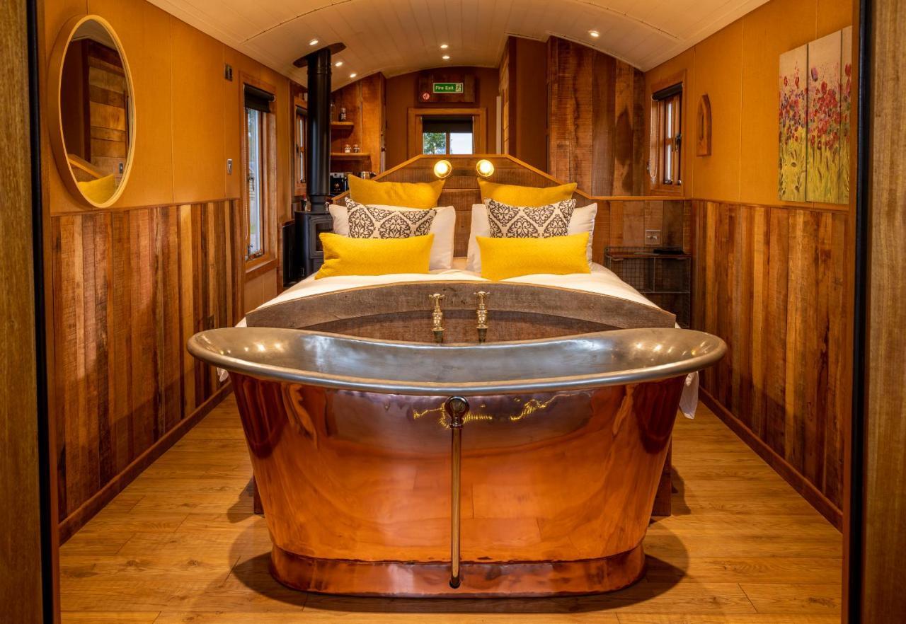 شقة Ashwood Shepherd Hut -Ockeridge Rural Retreats وورسيستير المظهر الخارجي الصورة